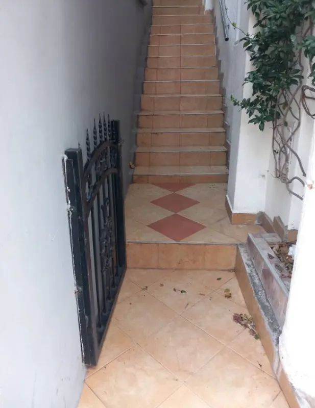 Prodaja, trosoban stan, 90m², Sutomore, Bar