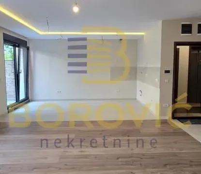 Prodaja, trosoban stan, 68m², Olimp, Zvezdara Sve Podlokacije - image 2