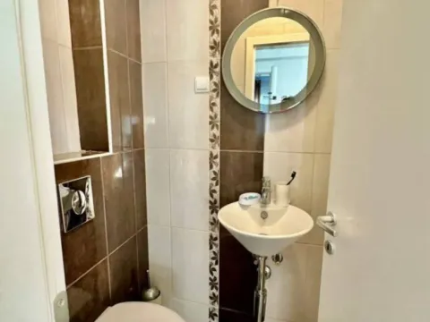 Rent, two bedroom apartment, 70m², Budva, Crna Gora - image 9