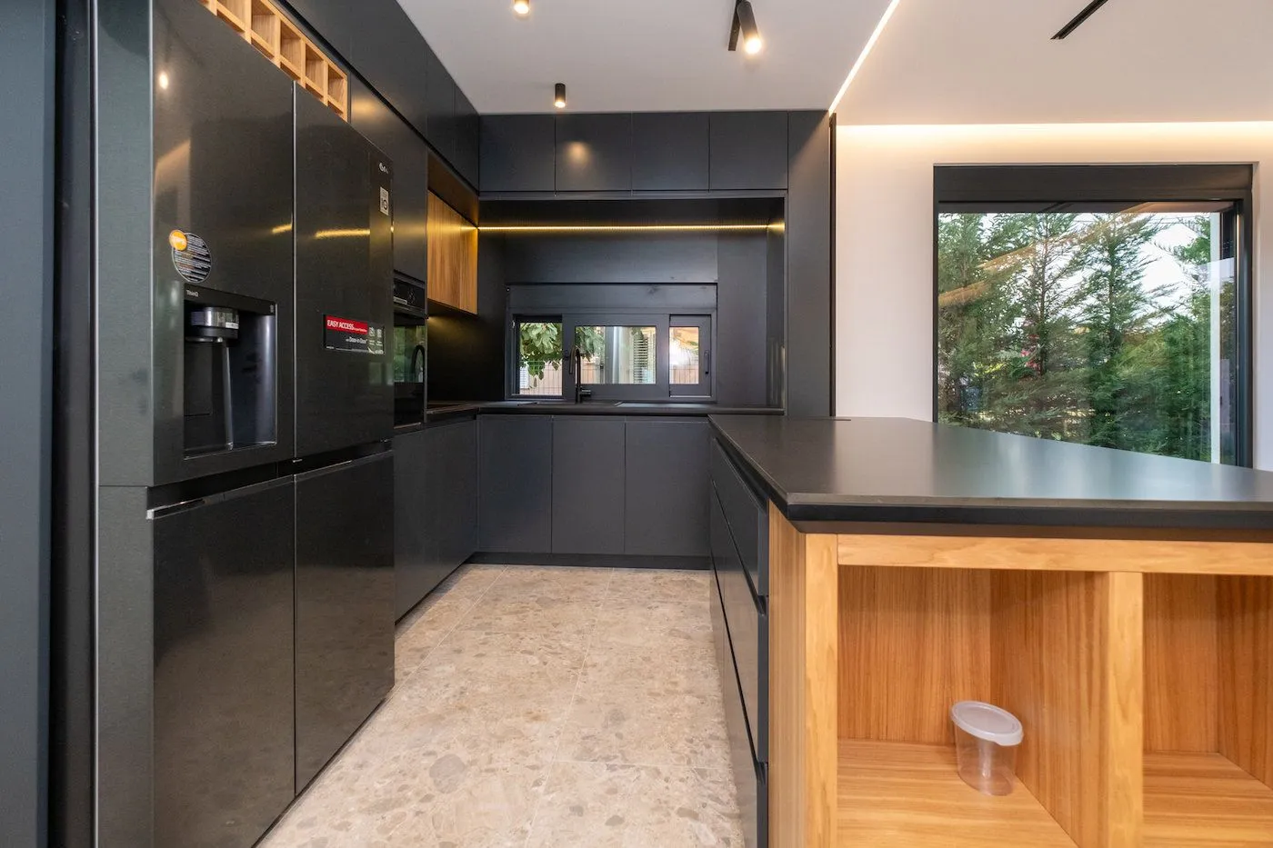 Izdavanje, kuća, 182m², Donja Gorica, Podgorica