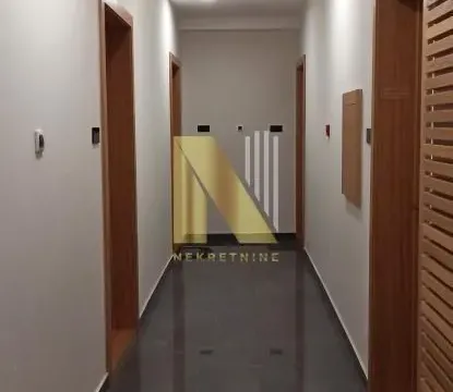 Izdavanje, dvosoban stan, 37m², Centar, Novi Sad - image 13