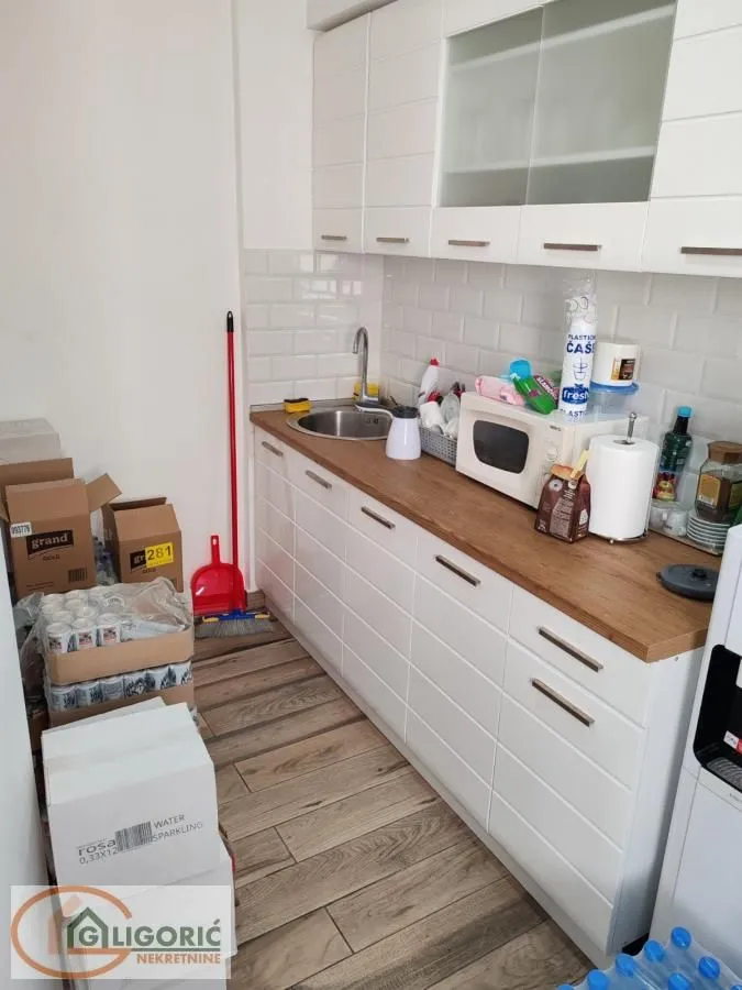 Prodaja, trosoban stan, 72m², Profesorska Kolonija, Palilula Sve Podlokacije