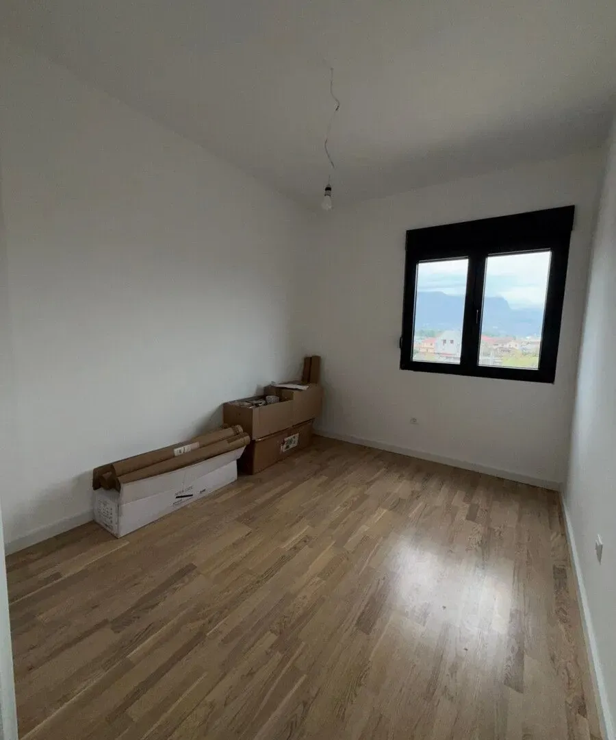 Prodaja, trosoban stan, 90m², Zagorič, Podgorica