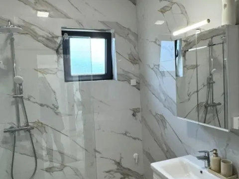 Izdavanje, jednosoban stan, 59m², Tivat, Crna Gora - image 13