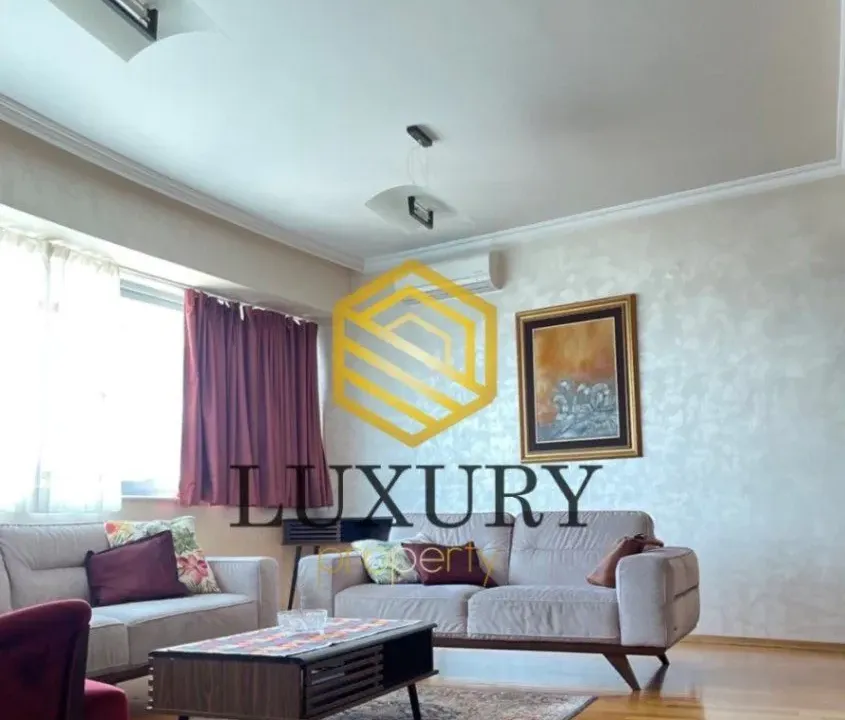 Izdavanje, dvosoban stan, 100m², Centar, Podgorica