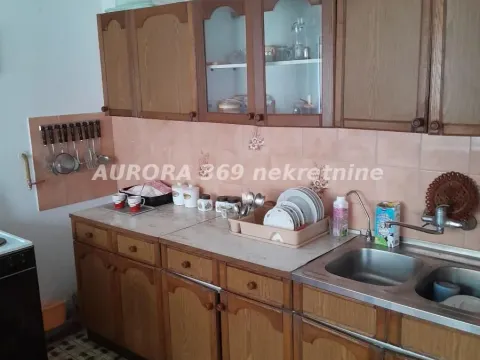 Kuća in Sremska Kamenica