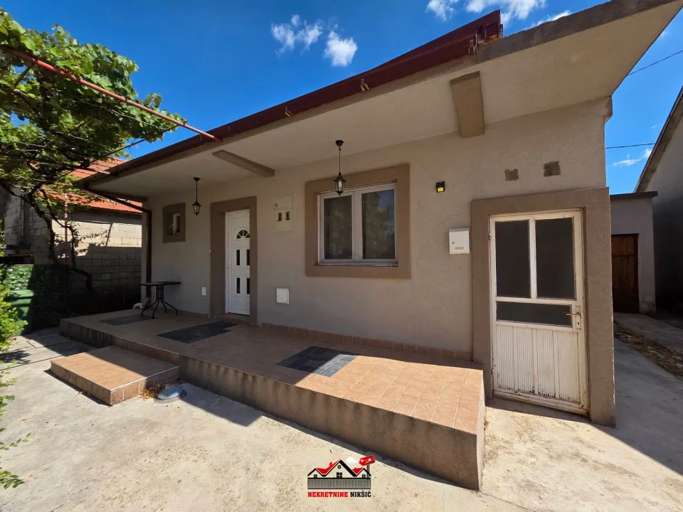 Sale, house, 200m², Centar, Nikšić