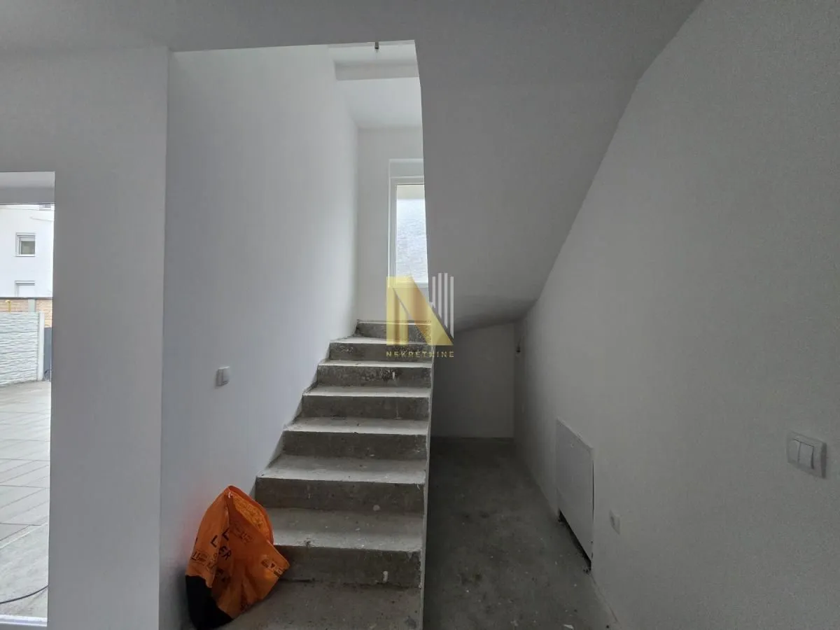 Prodaja, kuća, 125m², Ledinci, Petrovaradin