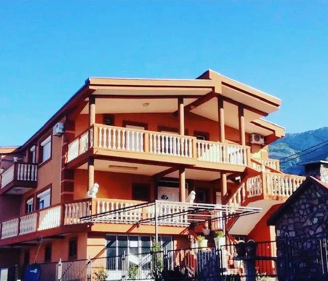 Prodaja, kuća, 610m², Sutomore, Bar