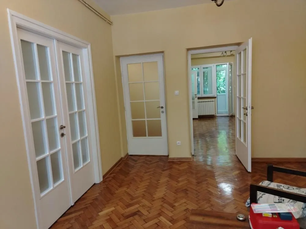 Prodaja, četvorosoban stan, 77m², Skadarlija, Beograd