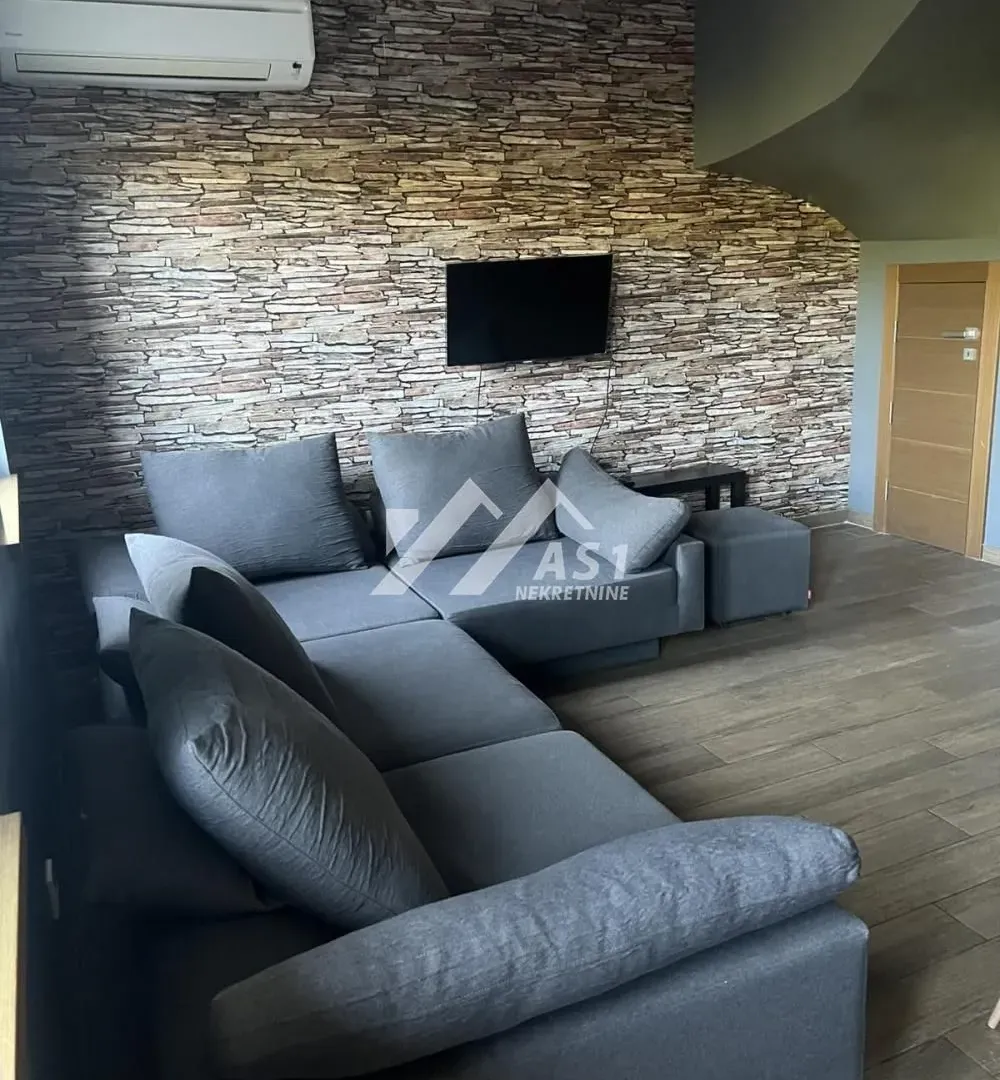 Prodaja, četvorosoban stan, 73m², Karagača, Petrovaradin