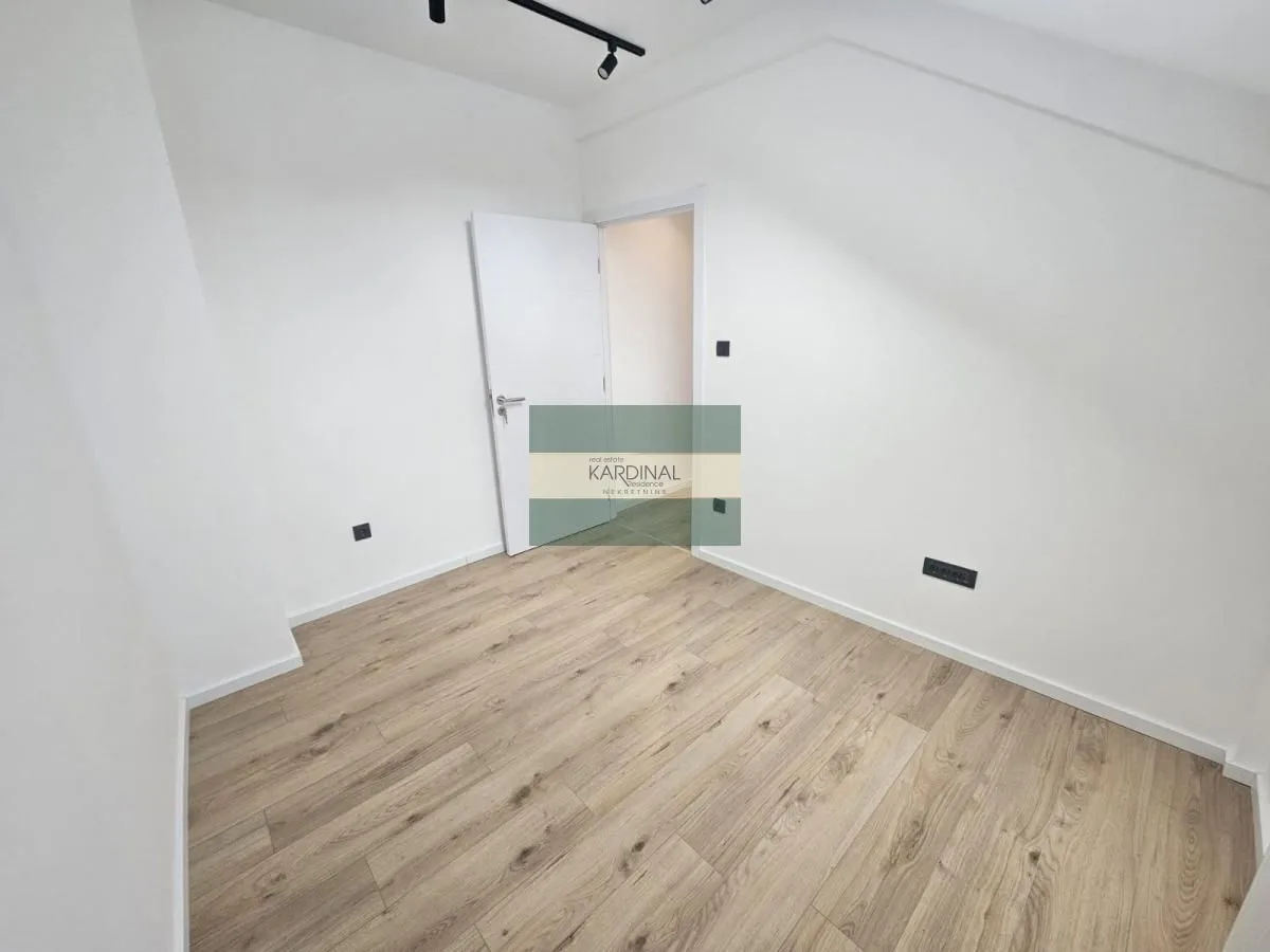 Prodaja, trosoban stan, 58m², Centar, Novi Sad