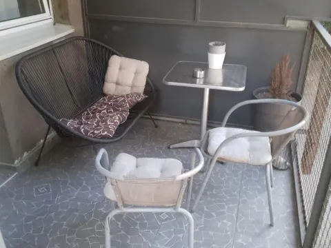 Izdavanje, trosoban stan, 77m², Južni Bulevar, Vračar Sve Podlokacije - image 11