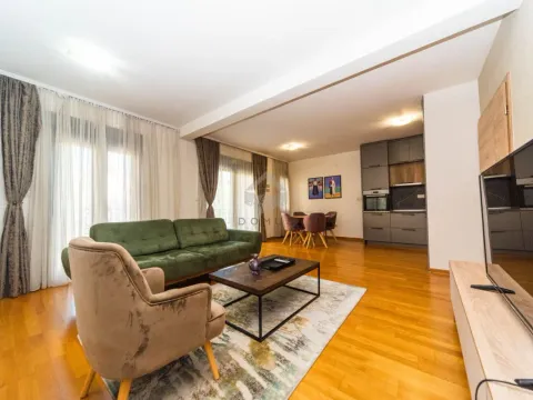 Izdavanje, dvosoban stan, 70m², Centar, Podgorica - image 2