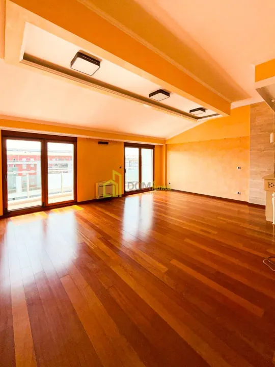 Izdavanje, trosoban stan, 138m², Preko Morače, Podgorica
