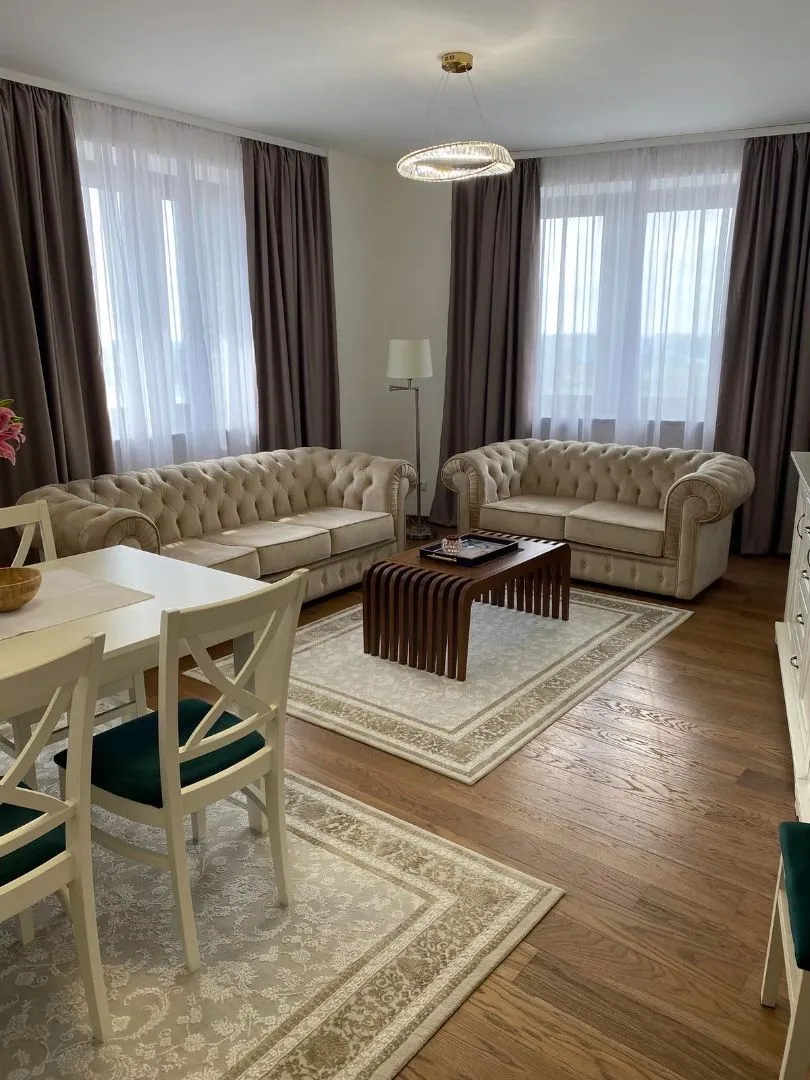 Izdavanje, trosoban stan, 121m², Savski Venac, Beograd