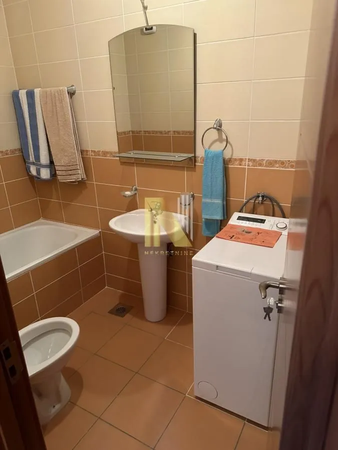 Izdavanje, trosoban stan, 72m², Detelinara, Novi Sad Sve Podlokacije
