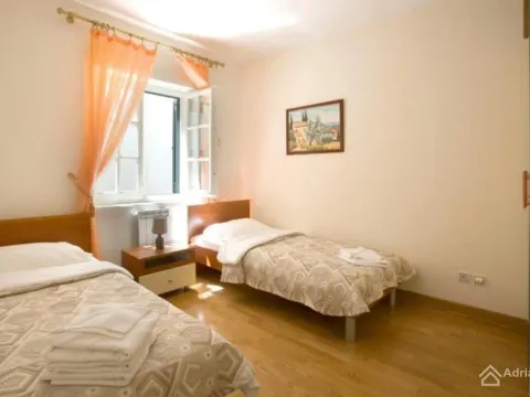 Sale, four bedroom apartment, 95m², Sveti Stefan, Budva - image 8