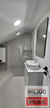 Izdavanje, dvosoban stan, 78m², Centar, Novi Sad - image 11