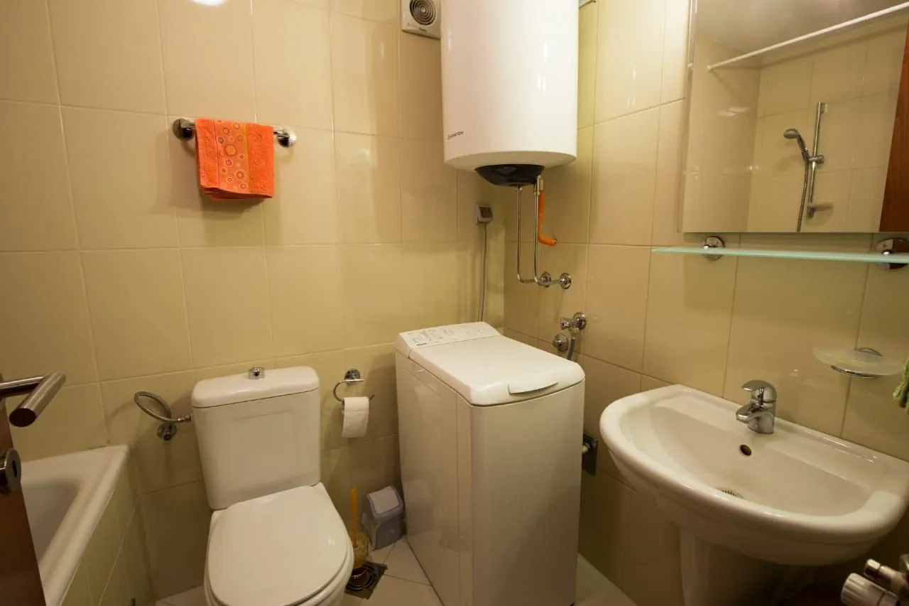 Izdavanje, dvosoban stan, 69m², Preko Morače, Podgorica