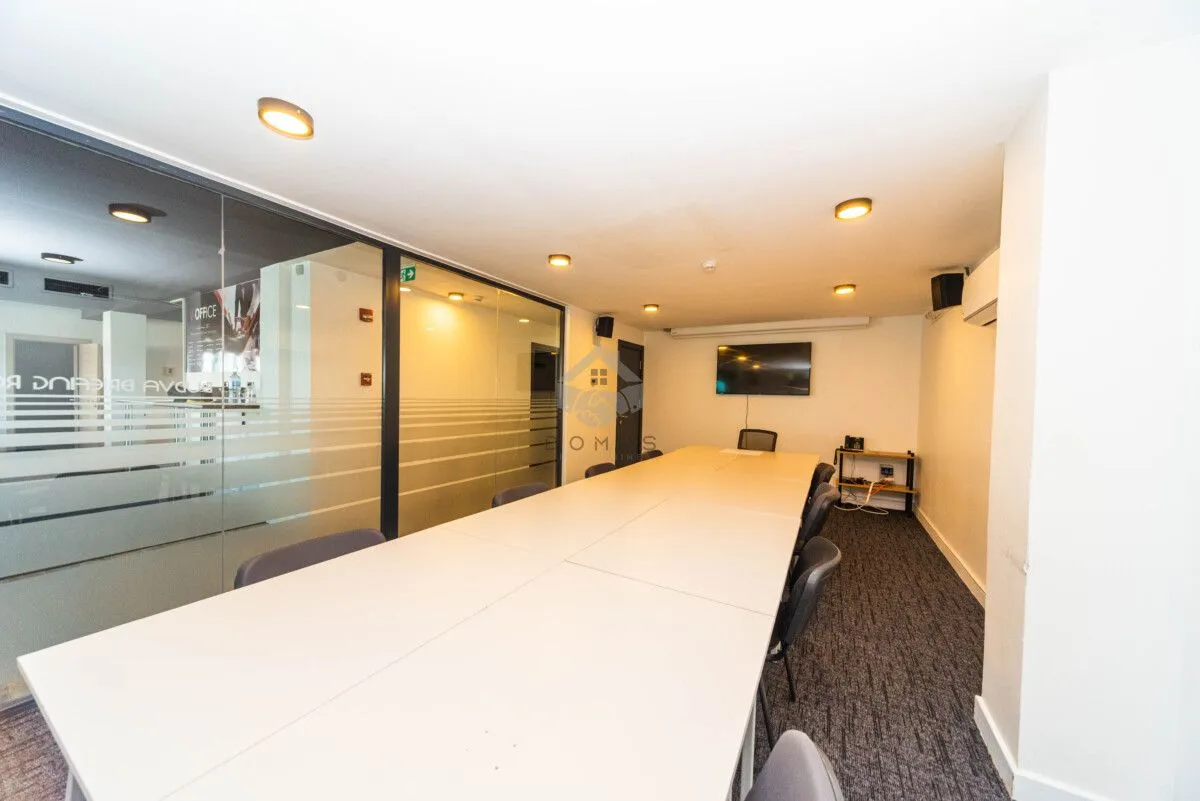 Rent, office space, 706m², Zeta, Podgorica