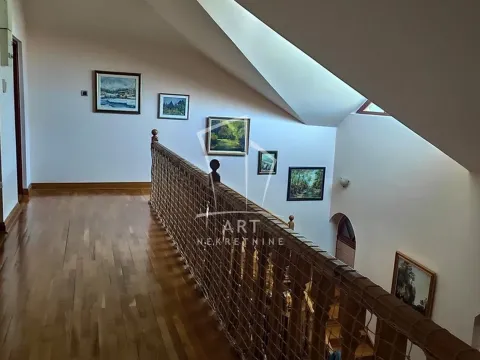 Prodaja, kuća, 221m², Jajinci, Voždovac Sve Podlokacije - image 2