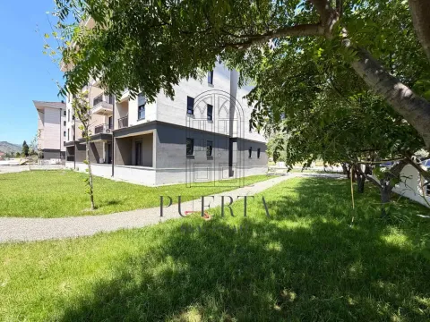 Rent, one bedroom apartment, 44m², Tološi, Podgorica - image 13