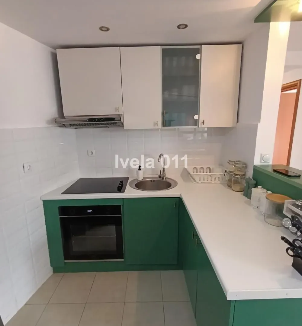 Prodaja, trosoban stan, 70m², Vojvode Vlahovica, Beograd