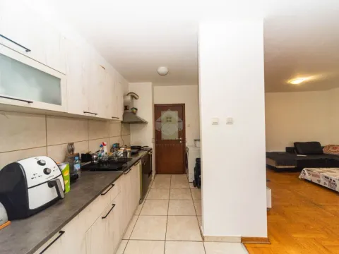 Prodaja, dvosoban stan, 73m², Dalmatinska ulica, Podgorica - image 4