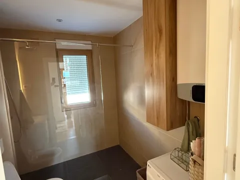 Izdavanje, jednosoban stan, 42m², Tološka šuma, Podgorica - image 8