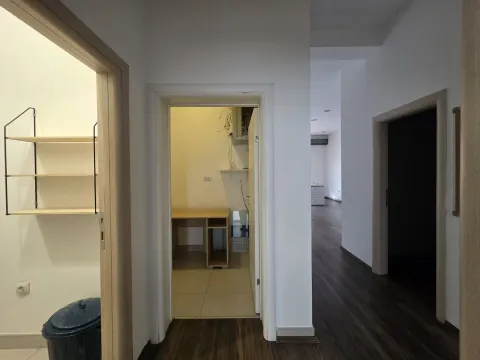 Rent, office space, 105m², City Kvart, Podgorica - image 8