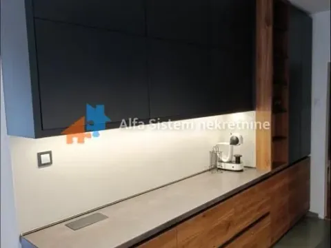 Izdavanje, trosoban stan, 86m², Vračar Sve Podlokacije, Beograd - image 6