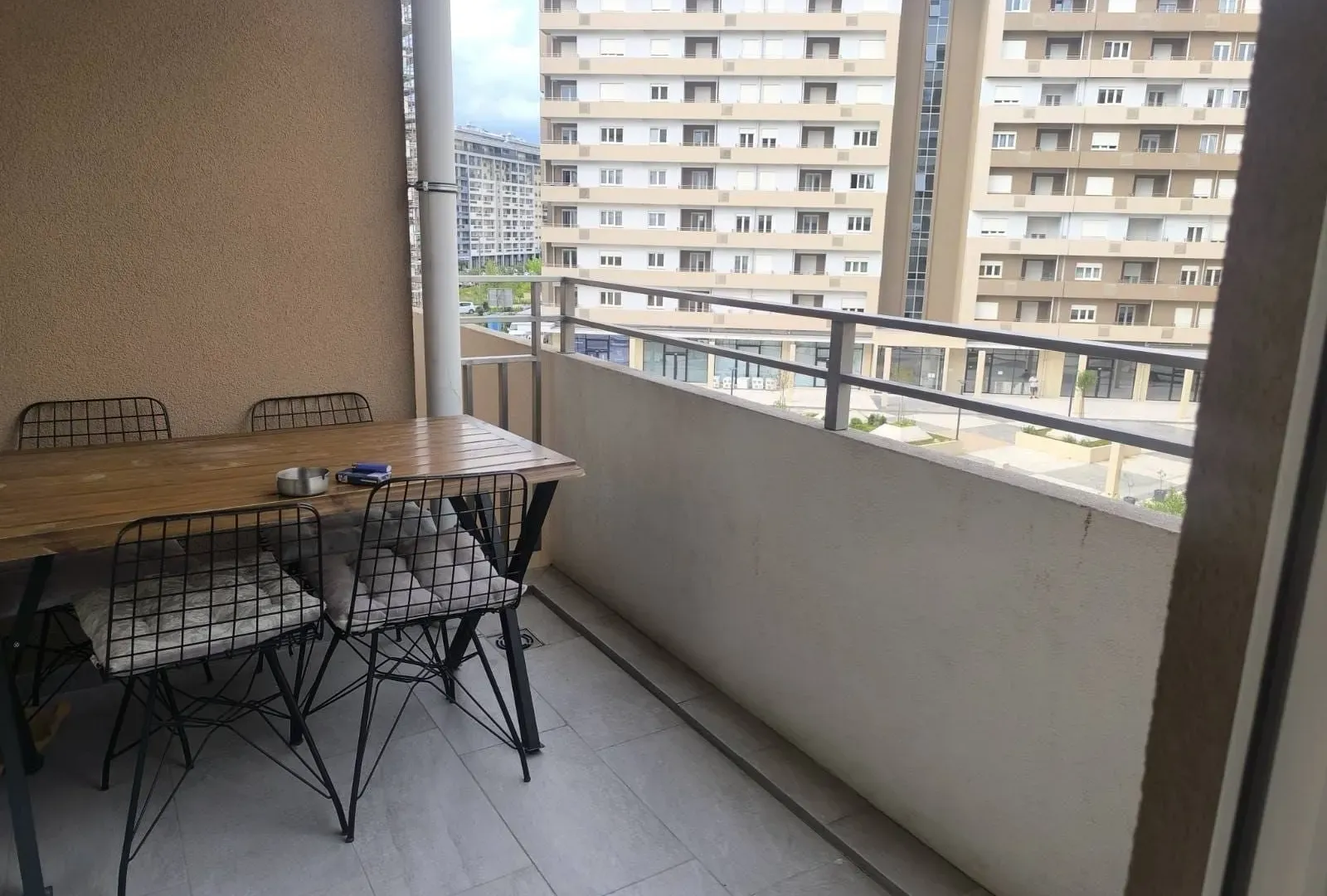 Izdavanje, dvosoban stan, 70m², Central Point, Podgorica