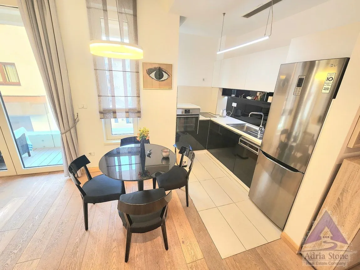 Rent, one bedroom apartment, 49m², Centar, Budva