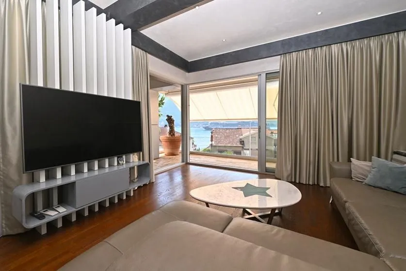 Rent, three bedroom apartment, 130m², Dobrota, Kotor