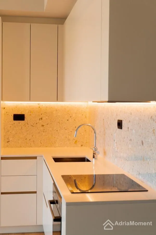 Prodaja, garsonjera, 62m², Tivat, Crna Gora