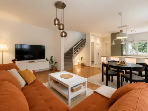 Rent, three bedroom apartment, 100m², Dalmatinska ulica, Podgorica - image 1