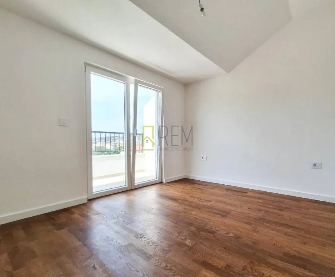 Prodaja, dvosoban stan, 86m², Zagorič, Podgorica