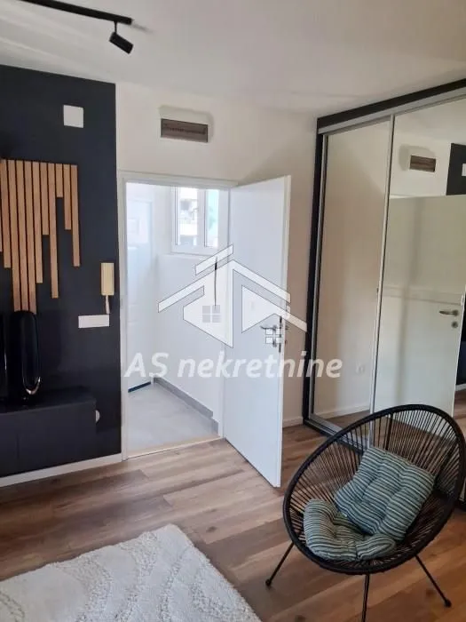 Izdavanje, dvosoban stan, 54m², Kalenić Pijaca, Vračar Sve Podlokacije
