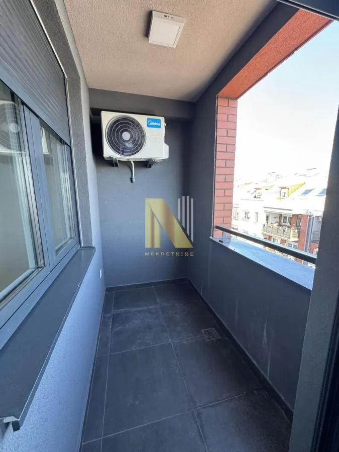 Izdavanje, garsonjera, 33m², Bulevar Oslobodjenja, Novi Sad Sve Podlokacije