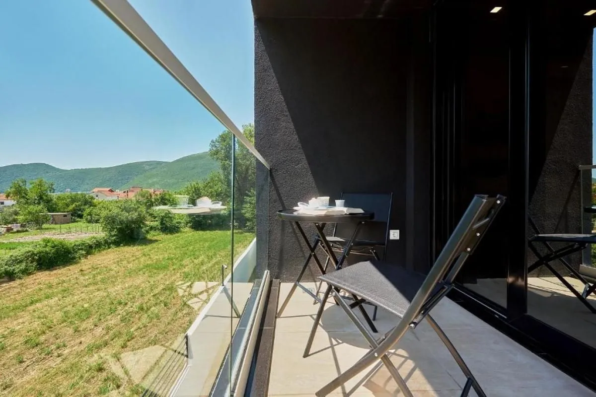 Sale, office space, 382m², Kotor, Crna Gora
