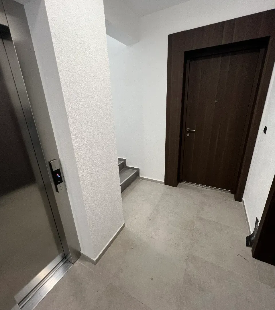 Izdavanje, dvosoban stan, 70m², Šušanj, Bar