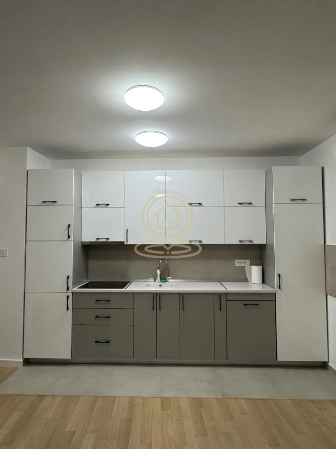 Izdavanje, trosoban stan, 88m², Salajka, Novi Sad Sve Podlokacije