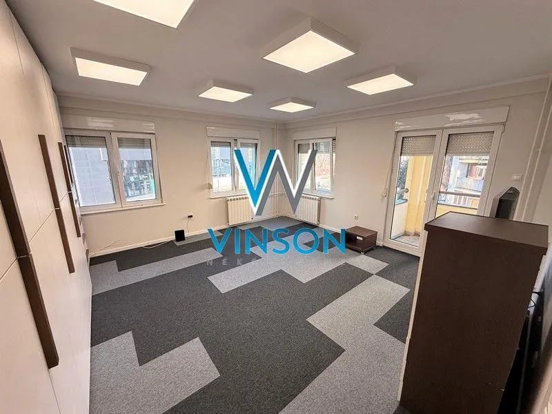 Izdavanje, poslovni prostor, 63m², Liman 1, Novi Sad Sve Podlokacije