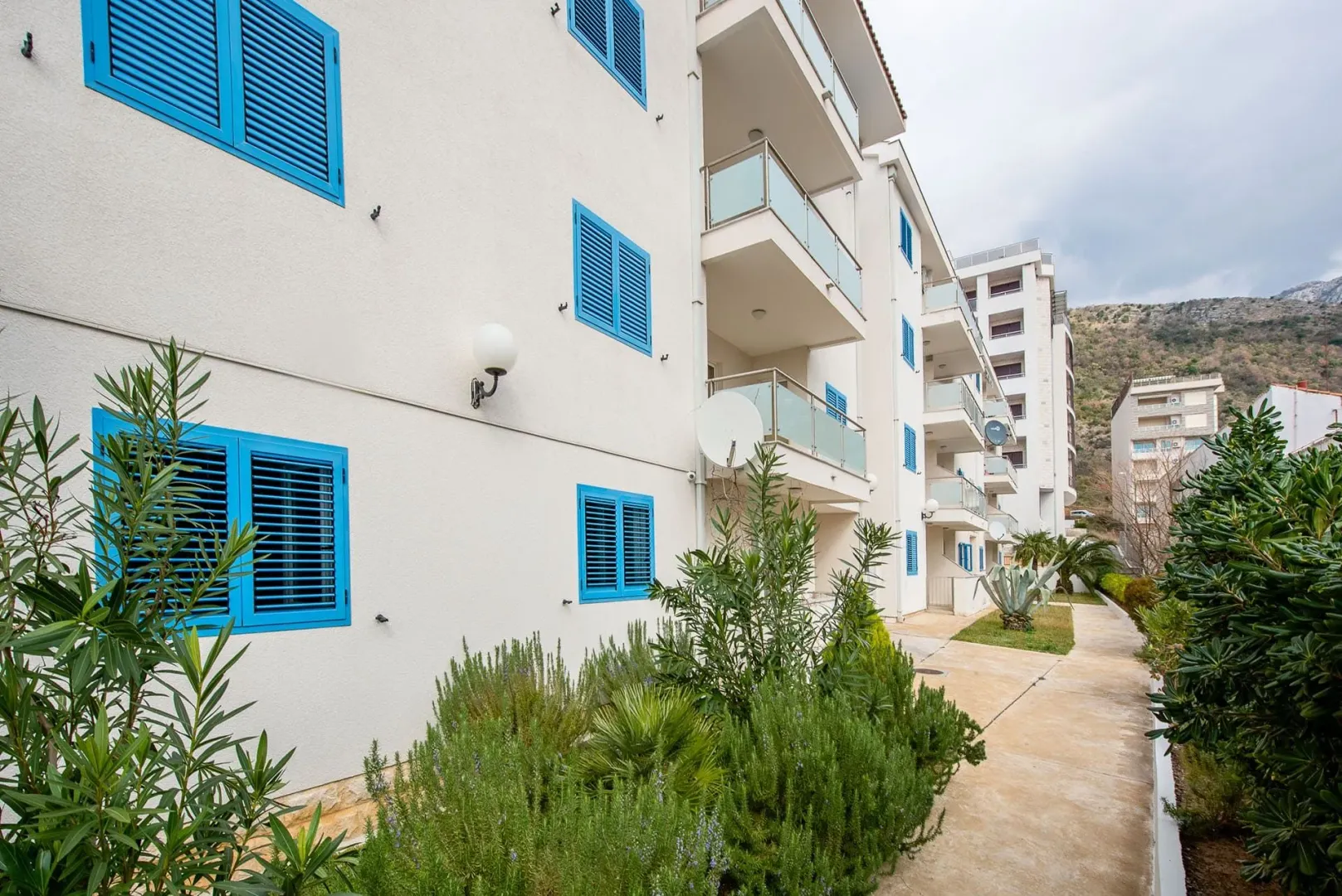 Sale, two bedroom apartment, 68m², Bečići, Budva