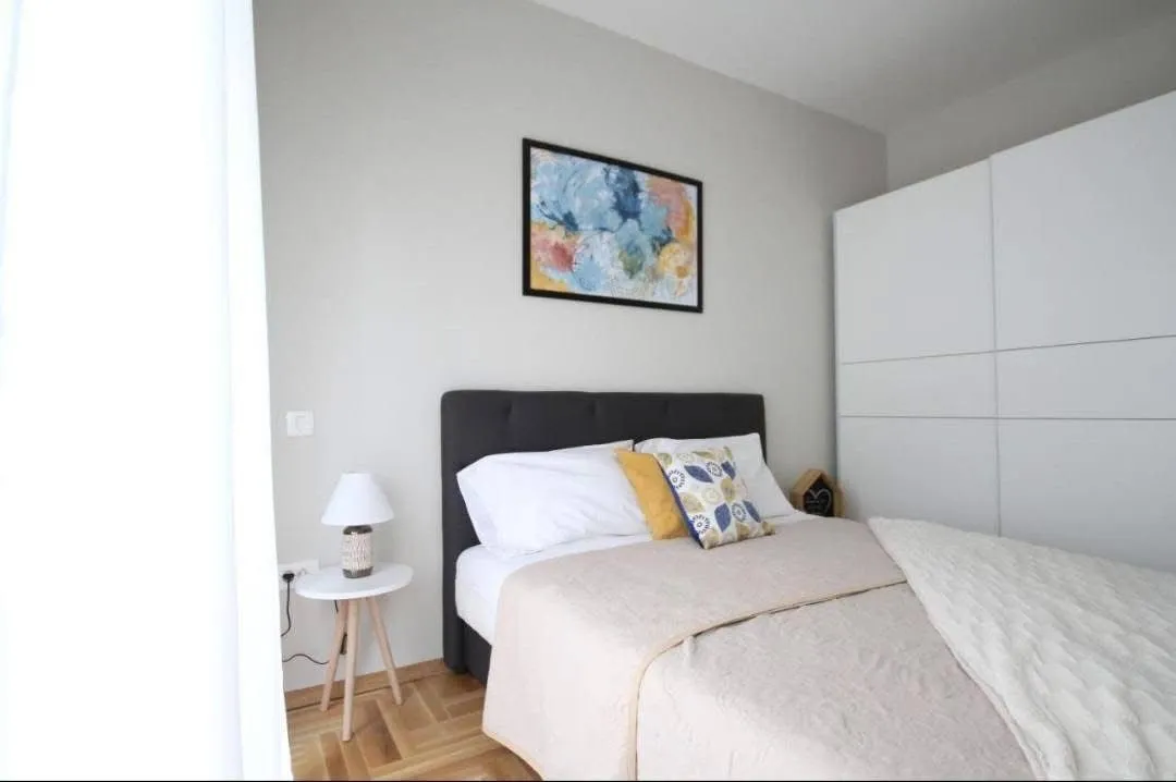 Rent, one bedroom apartment, 38m², Kalimanj, Tivat