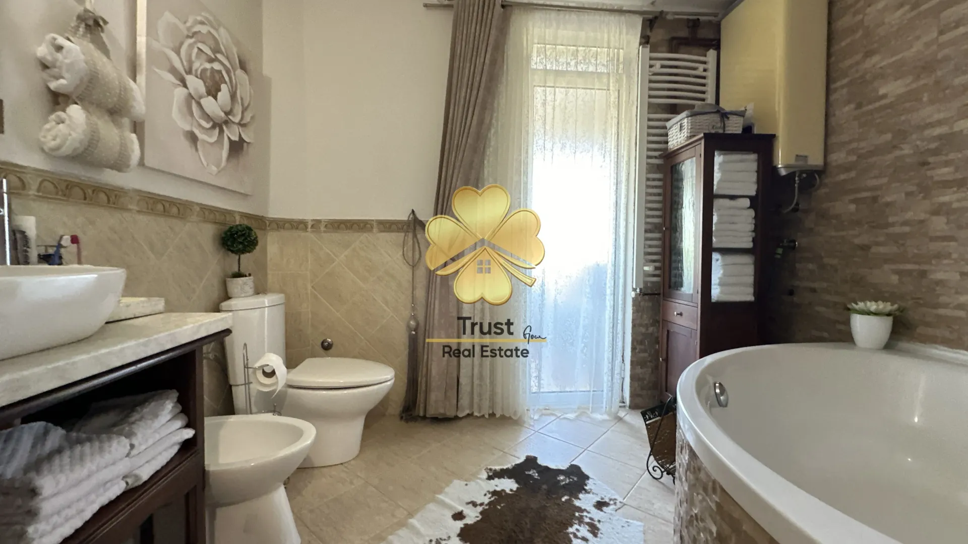 Rent, house, 250m², Donja Gorica, Podgorica