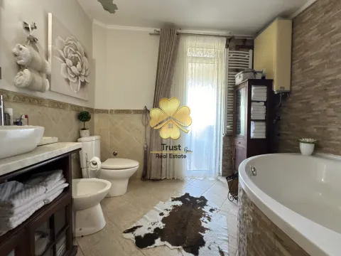 Izdavanje, kuća, 250m², Donja Gorica, Podgorica - image 15