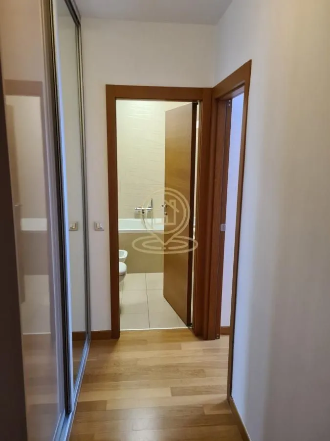 Izdavanje, trosoban stan, 83m², Vračar Hram, Vračar Sve Podlokacije