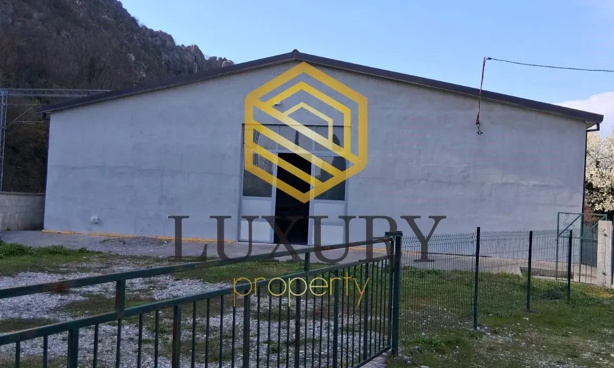 Rent, office space, 290m², Spuž, Danilovgrad